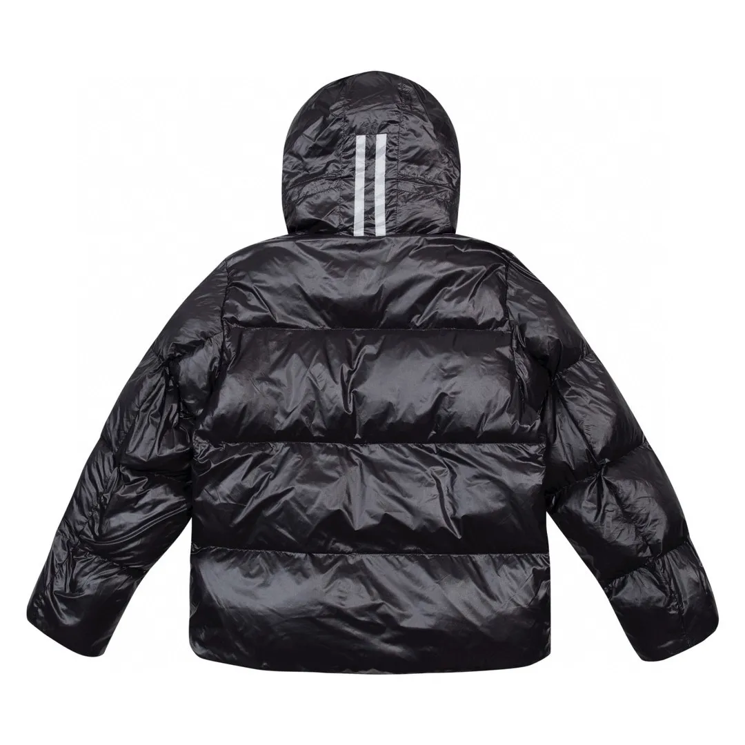 P500 model number: Y15 Canada Goose & Canada Goose Original 1:1 customized hardware accessories are all imported and customized. Welcome to compare at the counter. Absolutely high quality. Made of top-grade 90 white duck down. Super soft. Full and fluffy. Super heavy-duty. Fabric workmanship. Perfect version. Note⚠The fabric is super comfortable. Men and women (first time making a down jacket this year. The running price is very cost-effective) [Top-grade fabric + features: ✅The down content is 95 down, and the gram weight is about 320g. ✅The whole body is fully printed with LOGO. ✅Introducing a sense of fashion and luxury to achieve double standards of warmth and style. ✅It needs to be customized separately. It is very thick and has a three-dimensional and full feeling from 360 degrees! ✅The down jacket uses a double-layer anti-down liner design! Super windproof performance ✅Hardware 1:1 fully customized ZP craftsmanship: spot heavy goods! The highest version is produced by the same celebrity couple and must be good. This down jacket uses a double-layer anti-velvet liner design! It has super windproof performance and will be very warm when worn in winter! Filled with white duck down, the fluffiness is high, and it can be worn at minus ten degrees Celsius❗ Color: black Size: M-L-XL-XXL
